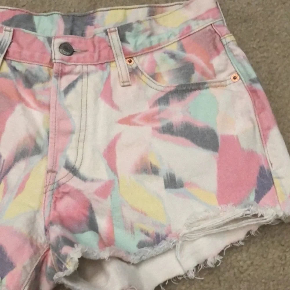 Levi's 501 Rare Button Fly Distressed Cut-Off Raw Hem Grunge Tie Dye Shorts - Picture 7 of 16